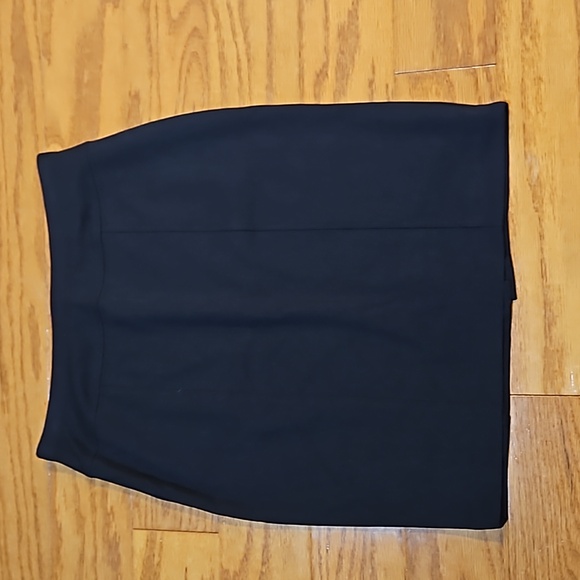 Ellen Tracy Black Stetchy Skirt - Picture 4 of 8